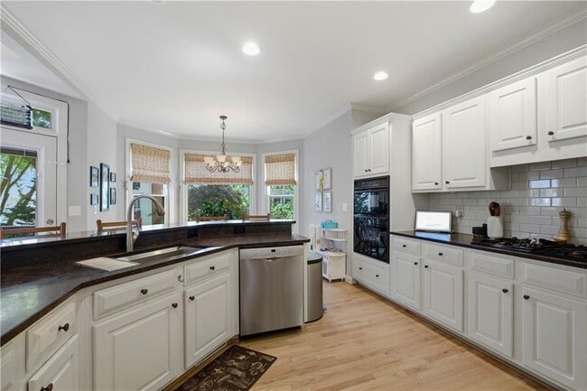 Building Photo - 3308 Fieldwood Dr SE