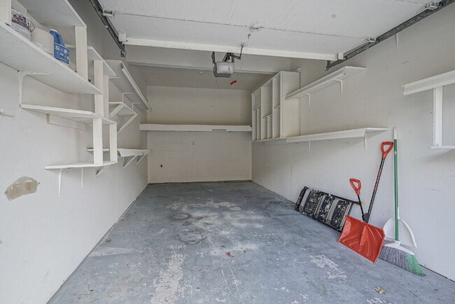 Building Photo - 2004 Augusta Cir