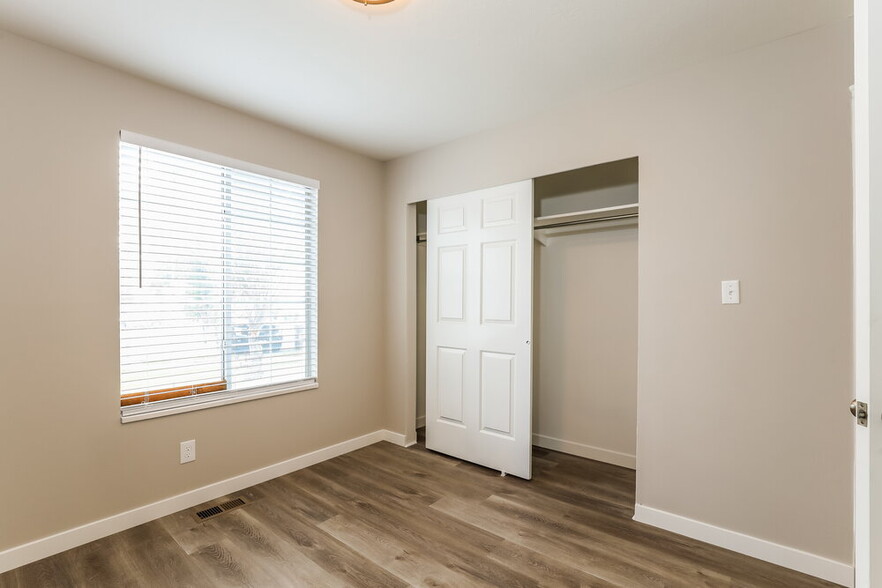 Building Photo - 7720 Strawberry Cove