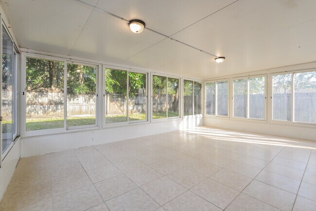 Building Photo - 811 Longleaf Pine Ct