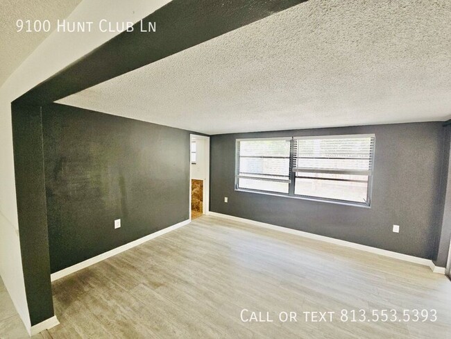 Building Photo - 9100 Hunt Club Ln
