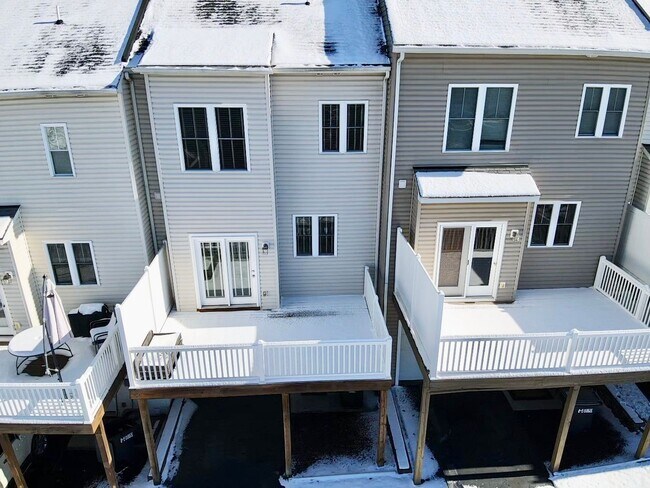 Building Photo - Upscale townhome  with attached garage for rent in the Townes at Bluestone!
