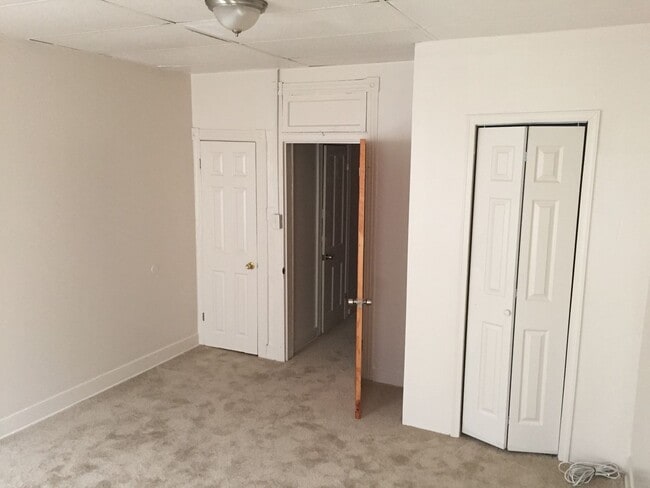 Building Photo - Great Druid Hill Home