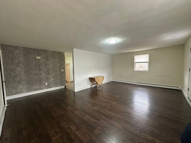 Building Photo - 13 Wittig Ct