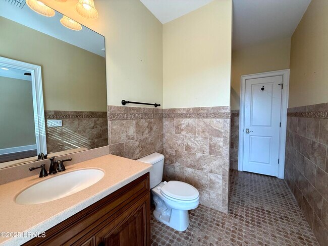 Building Photo - 54 Battery Crk Clb Dr