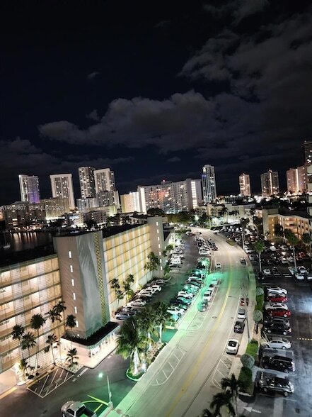 Building Photo - 401 Golden Isles Dr