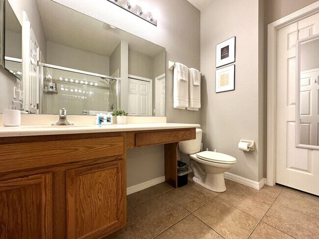 Building Photo - 2769 Oakwater Dr