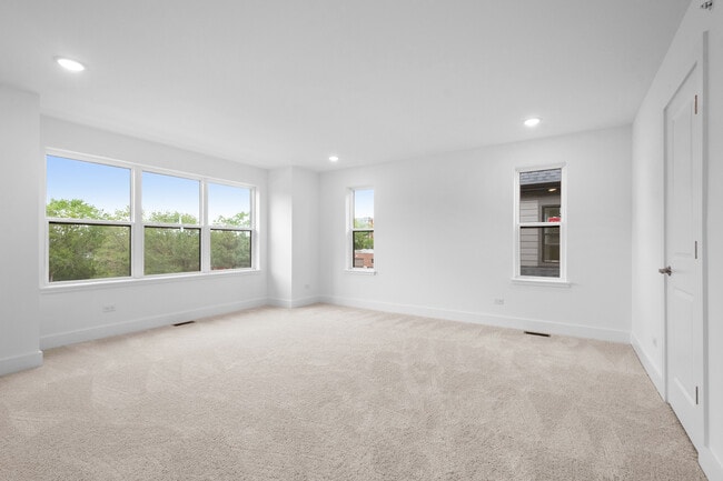 Building Photo - 8375 Mulberry Ave