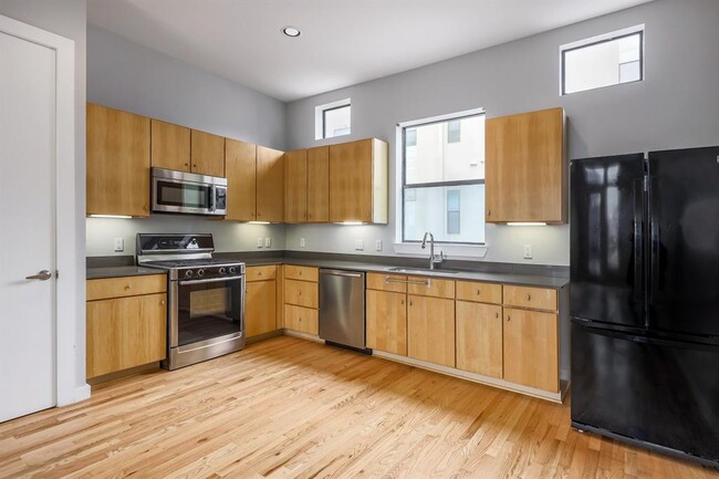 Building Photo - 6000 S Congress Ave