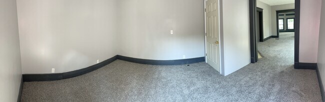 Building Photo - 407 E Center St