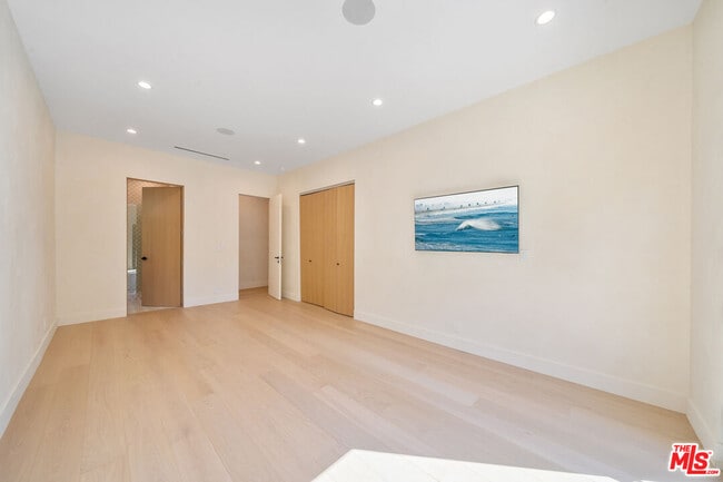 Building Photo - 12001 Crest Ct