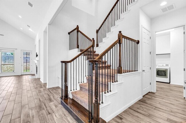 Building Photo - 2907 Zelma Dr