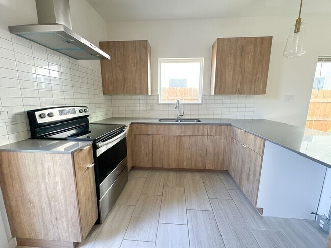 Building Photo - 424 Deer Path Lp