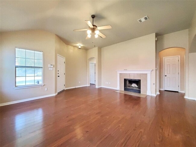 Building Photo - 491 Goldenrod St