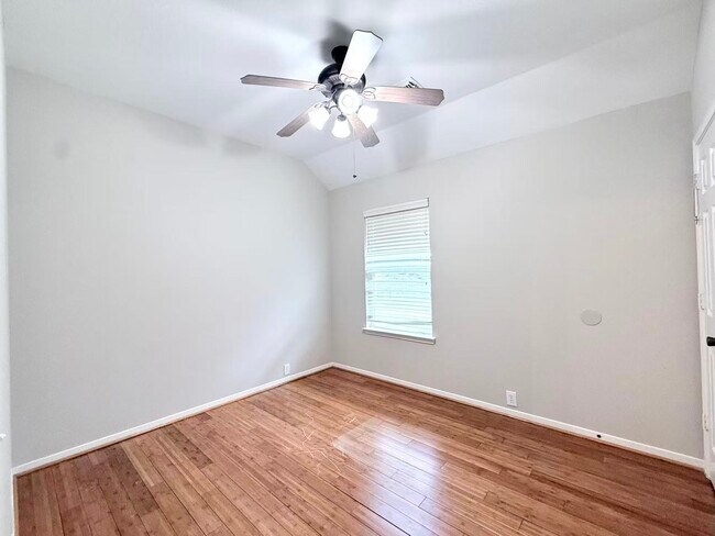 Building Photo - 9006 Sundown Dr