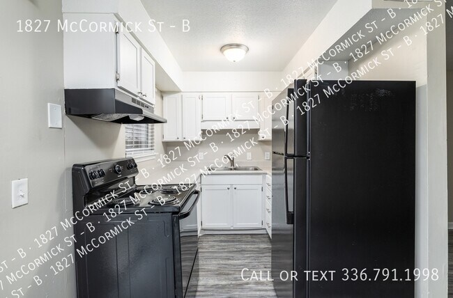 Building Photo - 1827 McCormick St