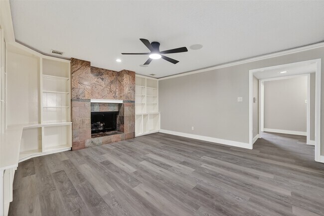 Building Photo - 4002 Cedar Ridge Ct