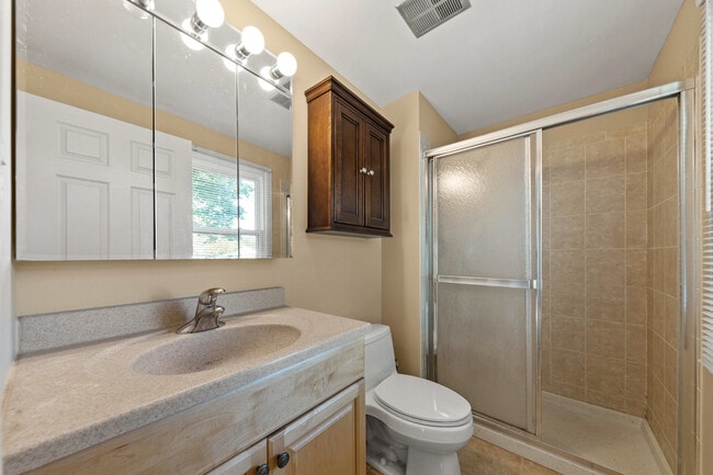 Building Photo - 1121 Belmar Ln
