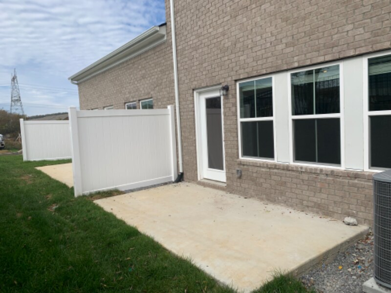 Building Photo - 204 Douglas Bend Rd