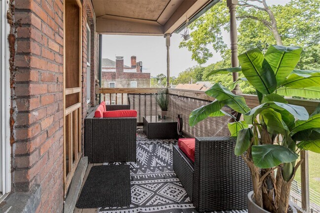 Building Photo - 31 Main St