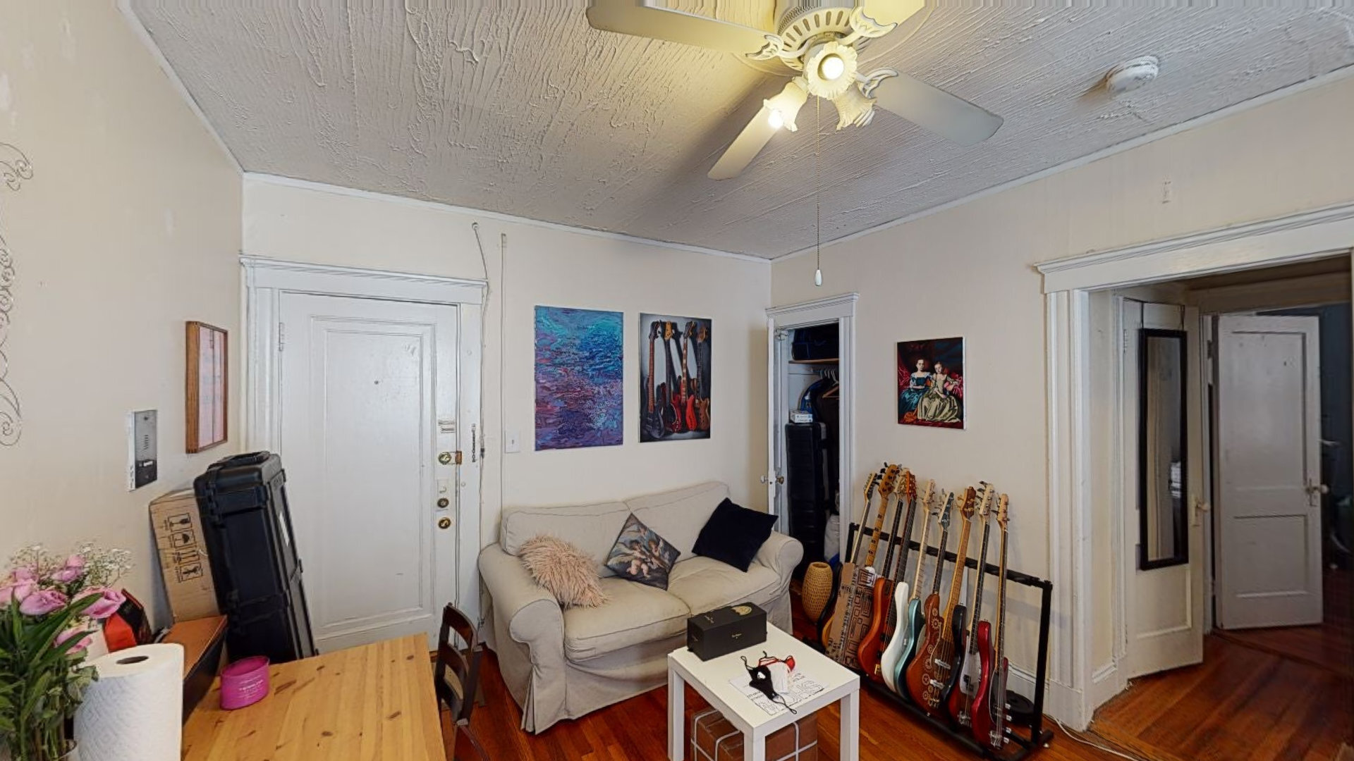Building Photo - 251 Kelton St