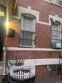Building Photo - 17-20 Menahan St