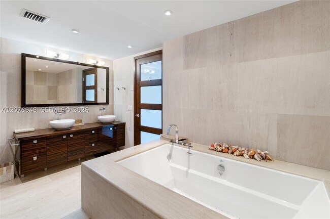 Building Photo - 5875 Collins Ave