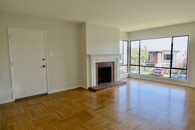Building Photo - 52 Oakmont Dr