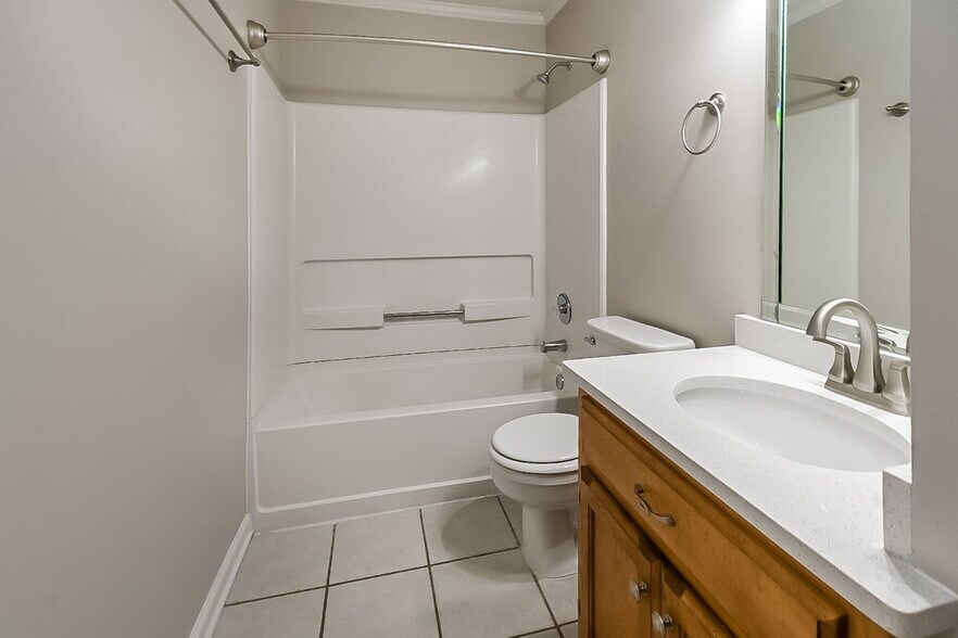 Building Photo - 8752 Cat Tail Dr