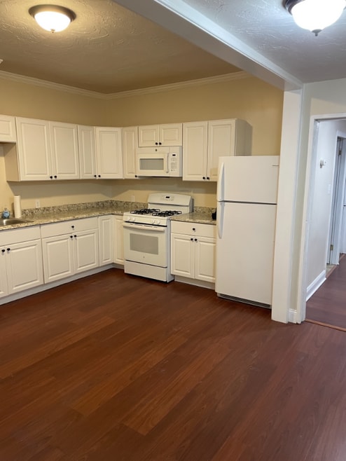 Building Photo - 465 N Belmont St