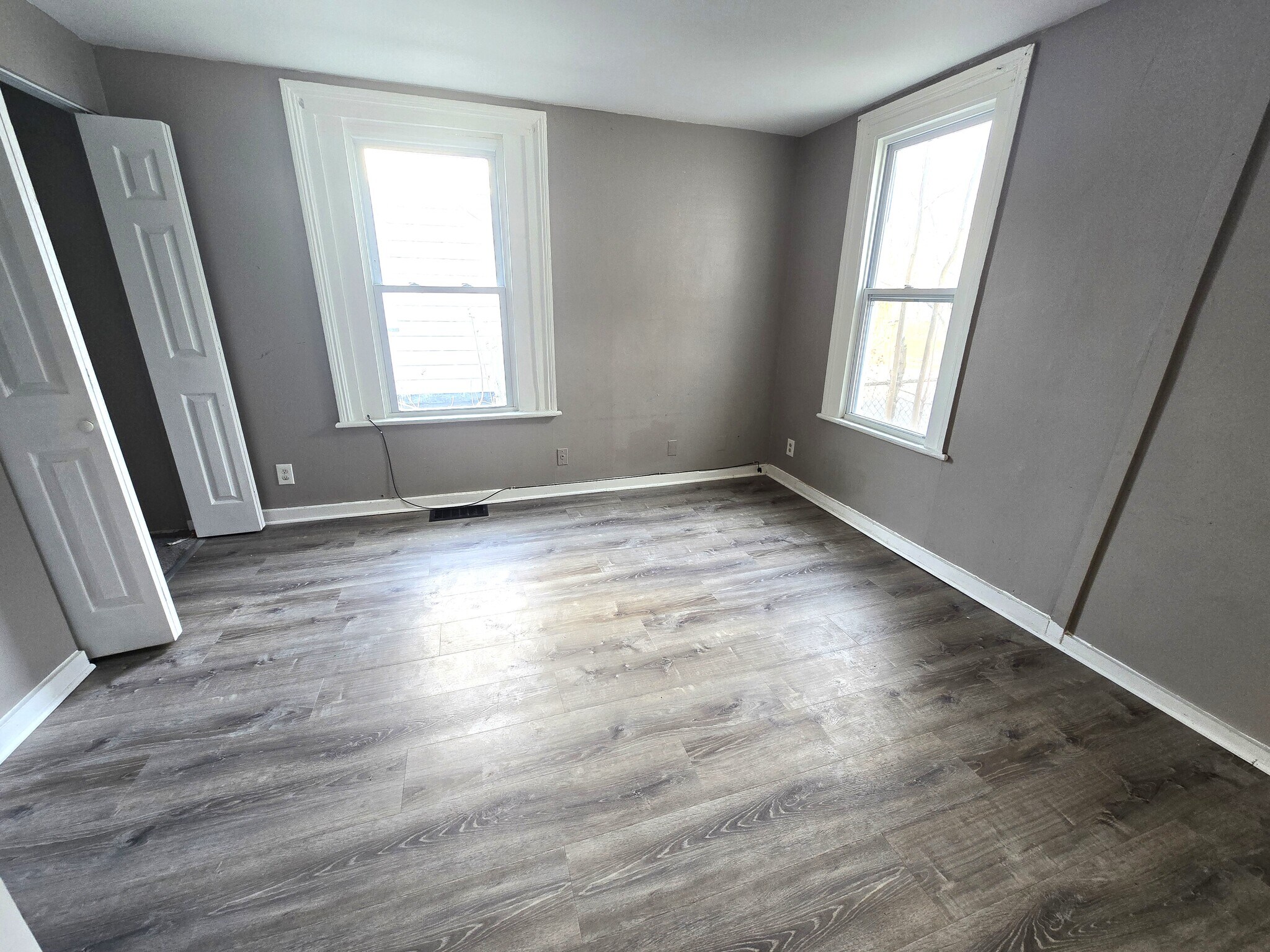 Building Photo - 544 Emerson St