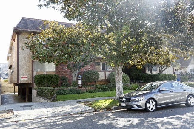 Building Photo - 3676 Clarington Ave