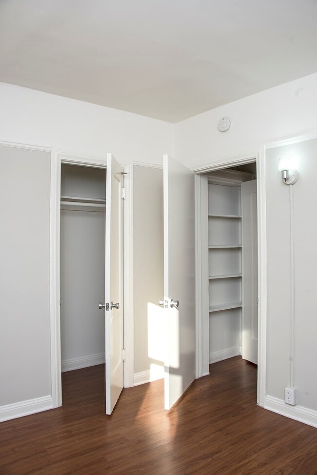 Building Photo - cal112