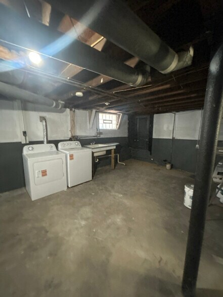 Building Photo - 243 13th St