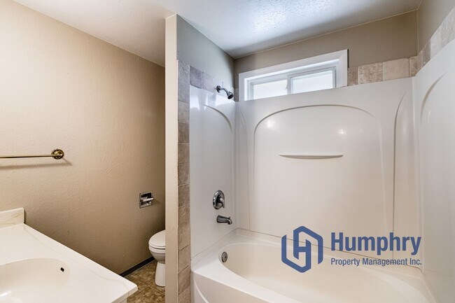 Building Photo - Nice home located off of Cleveland Blvd. near downtown Caldwell