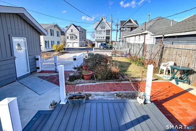 Building Photo - 25 Milford Point Rd