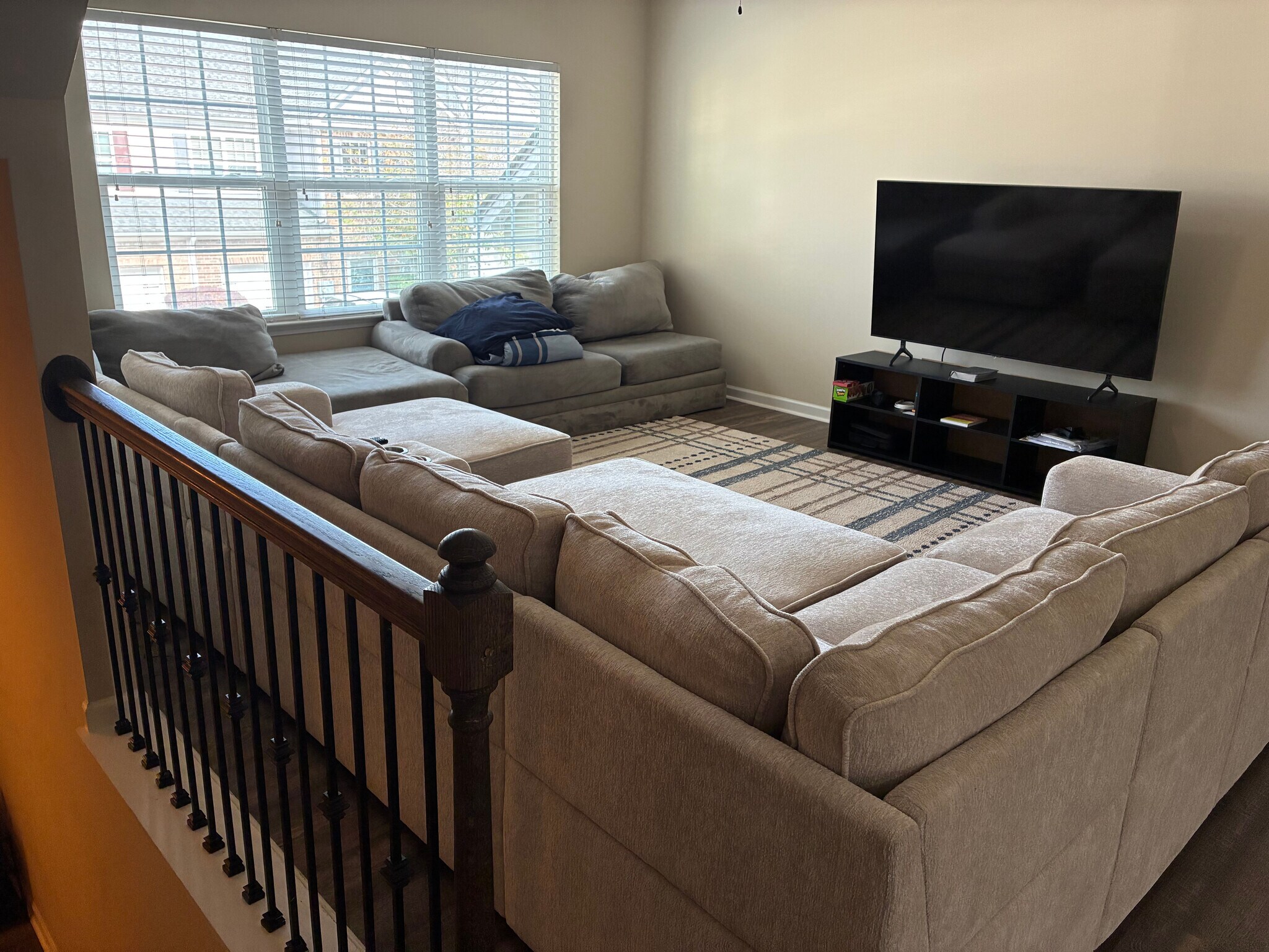 Building Photo - Room in Townhome on Chatham Ridge Dr