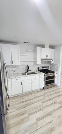 Building Photo - 313 Magnolia Ave