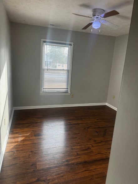 Building Photo - 366 Woodberry Cir