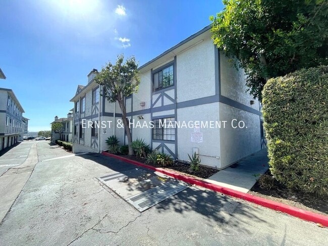 Primary Photo - 2599 Walnut Ave