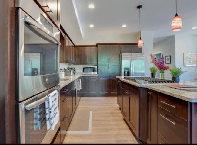 Building Photo - Furnished Westchester Lagoon Home