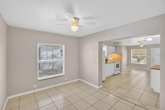 Building Photo - 685 71st Ave N