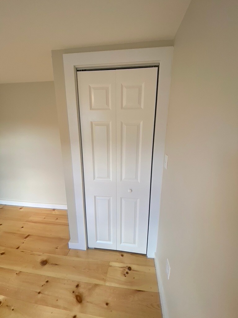 Building Photo - 41 School St