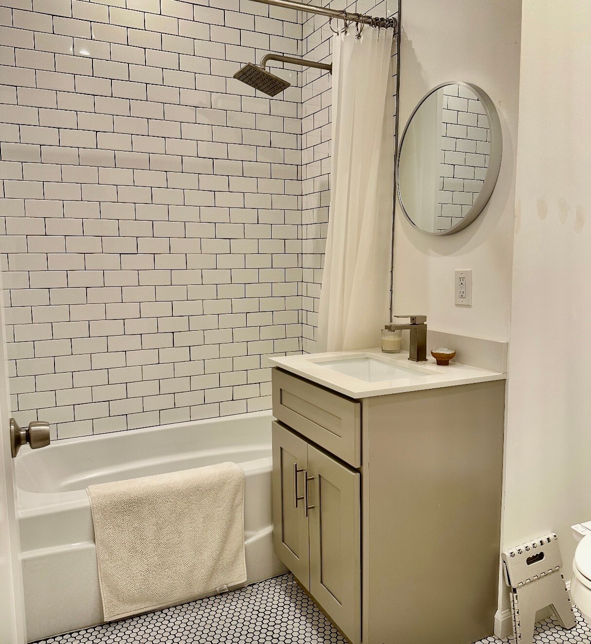 Building Photo - 5234 W 20th St