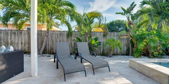 Building Photo - Step Into Sunshine: Modern Charm Meets Coa...