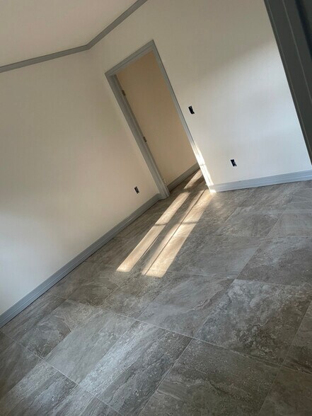 Building Photo - 15831 Echo Glen Dr