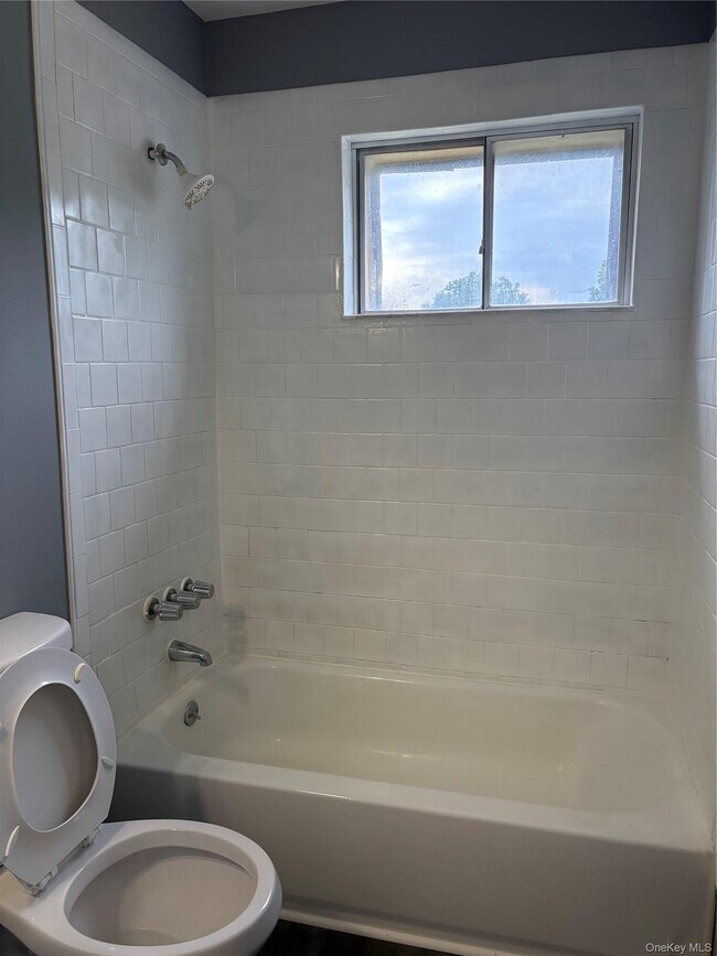 Building Photo - 240 Schutt Rd