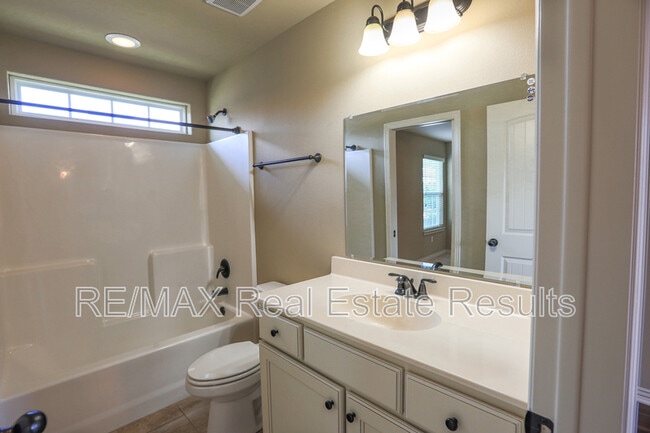 Building Photo - 626 N Tennyson Ln