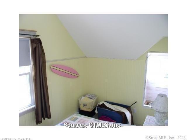 Building Photo - 2 Grove Way