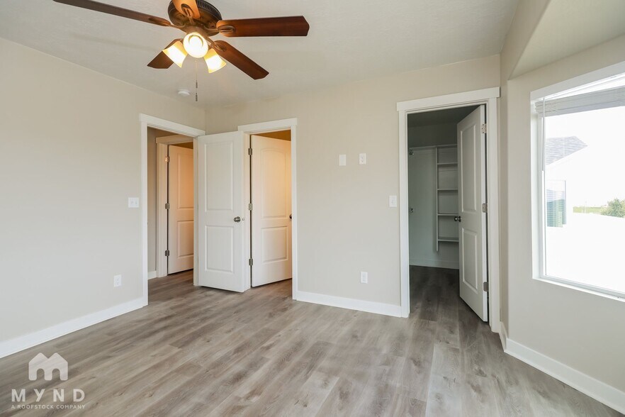 Building Photo - 426 Diamant Ln